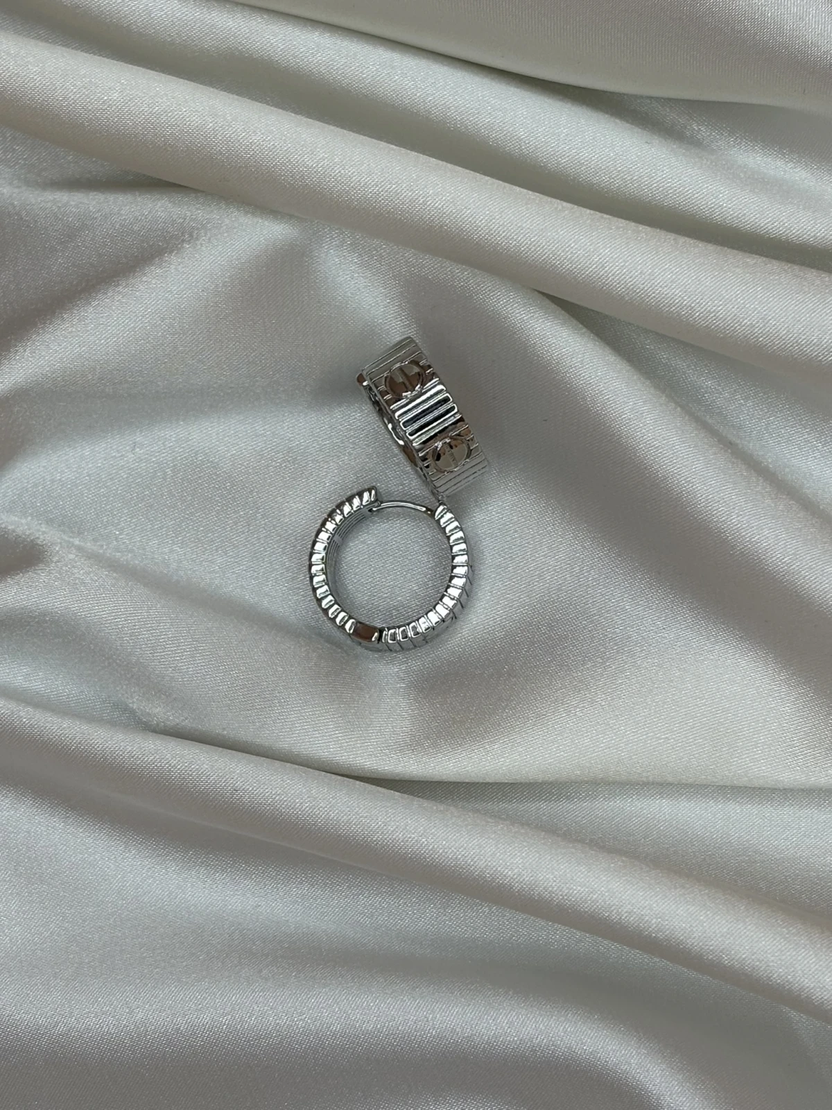 Cartiyer Halka Model Küpe